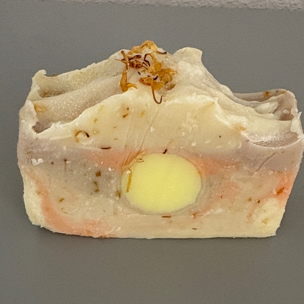 Eslira Natura Handcrafted Sunset Cold-Processed Sunset Calendula Oat Milk Soap